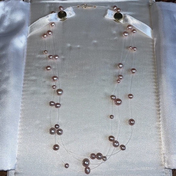 COPY - VTG FRED MEYERS 14K Gold Clap Floating Light Pink Pearl Necklace - Picture 1 of 5